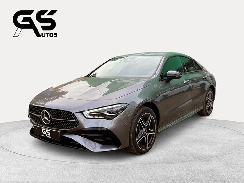 Gris Usado 2024 Mercedes CLA250e Berlina | 42.999 € (Un poco caro) - Imagen 1/4