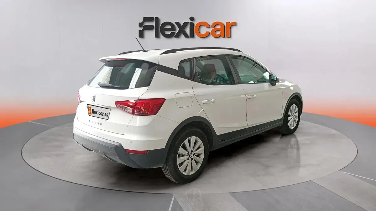 Usado Seat Arona Style 116 CV (85 kW) 2019 Blanco SUV