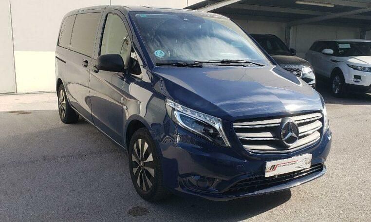 Usado Mercedes Vito 136 CV (100 kW) 2021 Azul Van