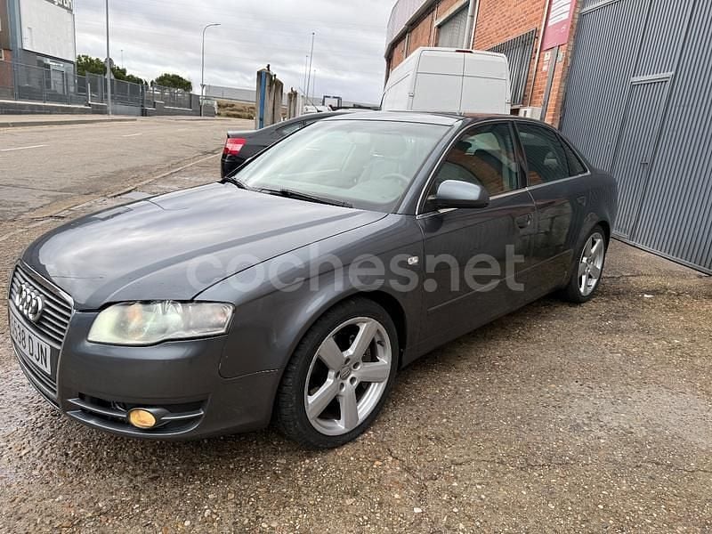 Gris / plata Usado 2005 Audi A4 Berlina | 4800 € (Precio justo) - Imagen 1/4