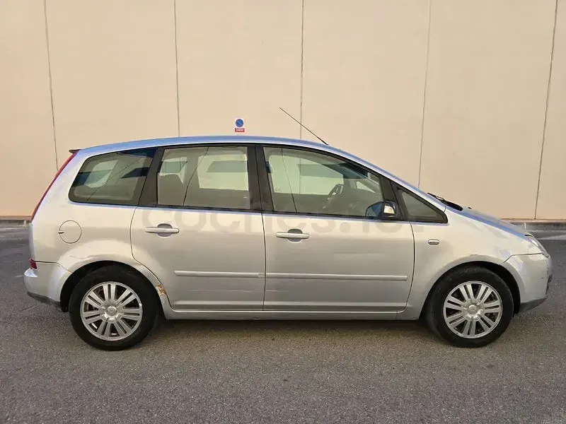 Usado Ford C-MAX Ghia 136 CV (100 kW) 2005 Gris / plata Monovolumen