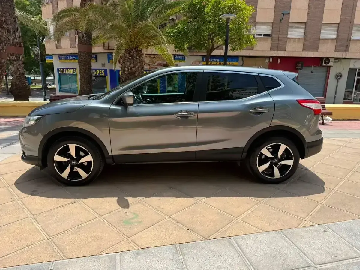 Usado Nissan Qashqai Black Edition 130 CV (95 kW) 2016 Gris SUV