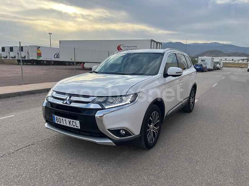 Blanco Usado 2017 Mitsubishi Outlander Motion SUV | 13.999 € (Precio justo) - Imagen 1/4