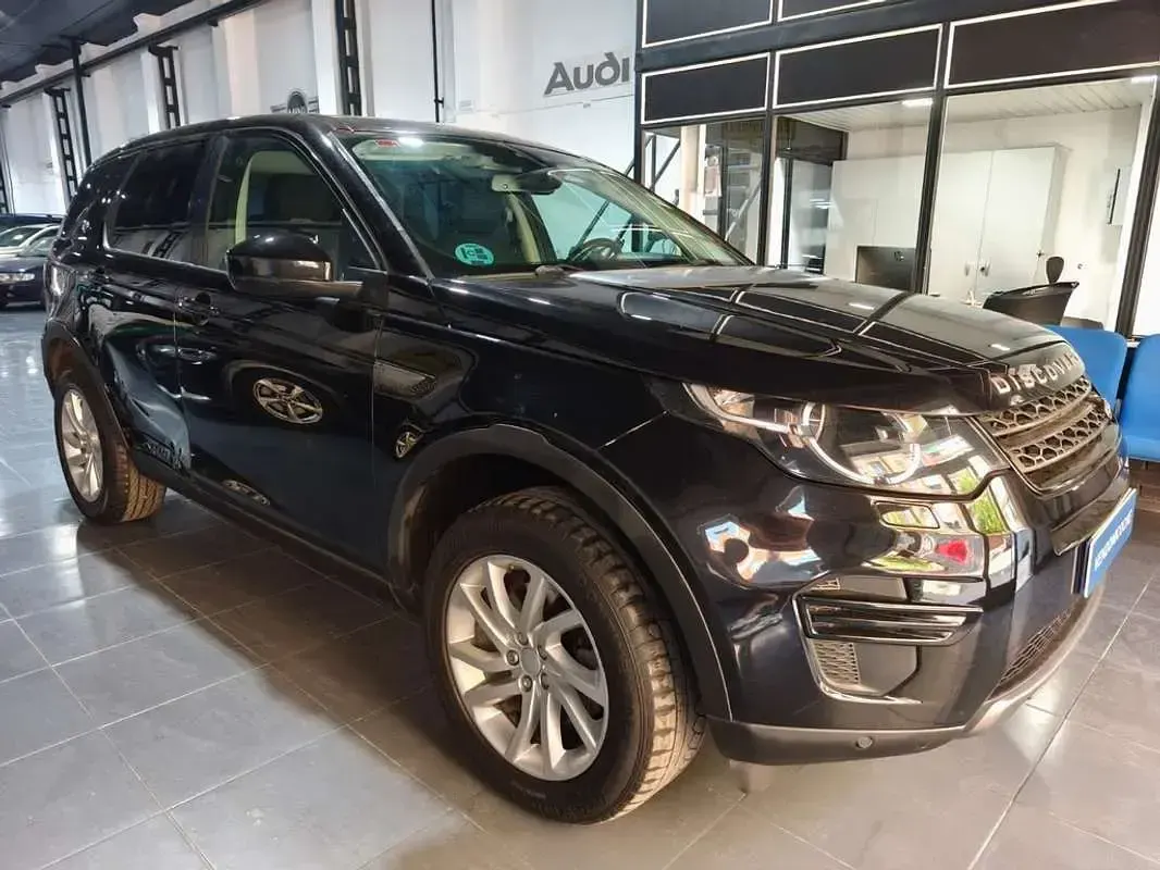 Usado Land Rover Discovery Sport HSE 150 CV (110 kW) 2018 Negro SUV