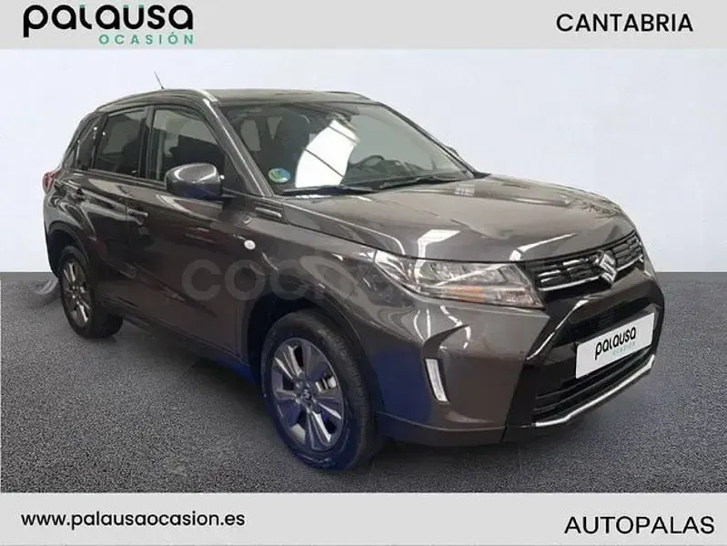 Usado Suzuki Vitara 110 CV (80 kW) 2025 Gris / plata SUV