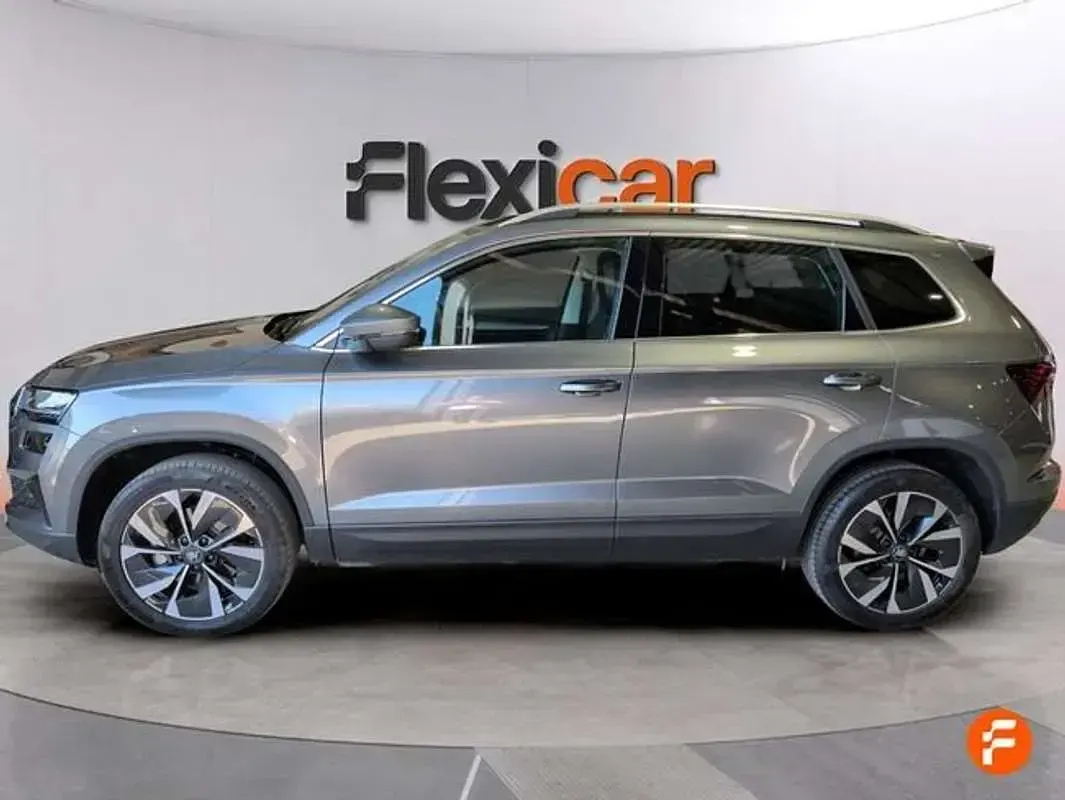 Usado Skoda Karoq SportLine 150 CV (110 kW) 2025 Gris SUV