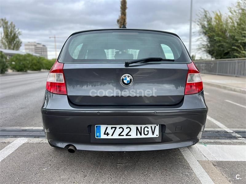 Usado BMW 116 115 CV (84 kW) 2006 Gris / plata Utilitario