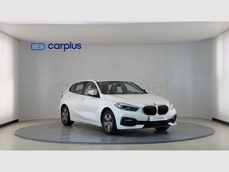 Usado BMW 118 136 CV (100 kW) 2021 Pintura sólida alpinweiss Utilitario