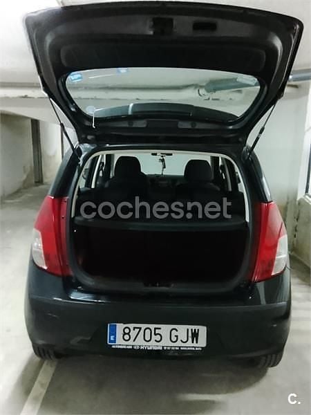 Usado Hyundai i10 Comfort 66 CV (48 kW) 2008 Negro Utilitario