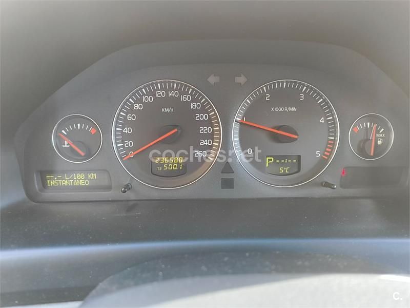 Usado Volvo S60 163 CV (119 kW) 2003 Gris / plata Berlina