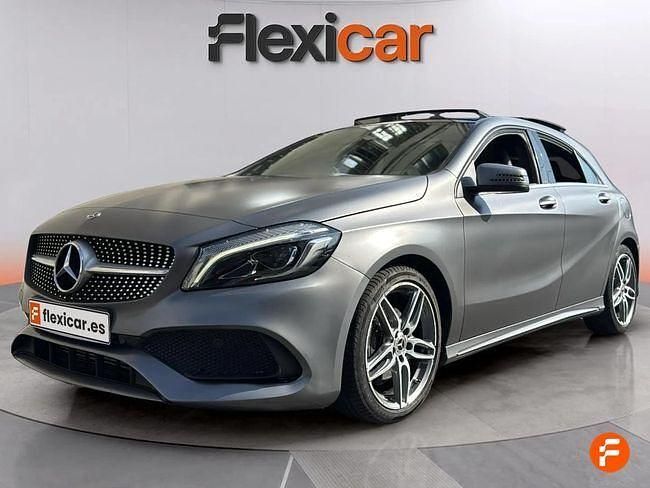Usado Mercedes A200 AMG line 136 CV (100 kW) 2017 Gris Berlina