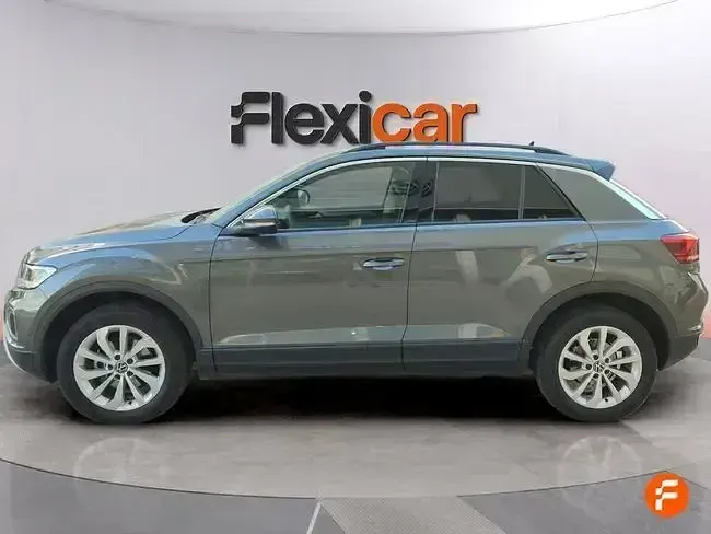Usado VW T-Roc 150 CV (110 kW) 2024 Gris SUV