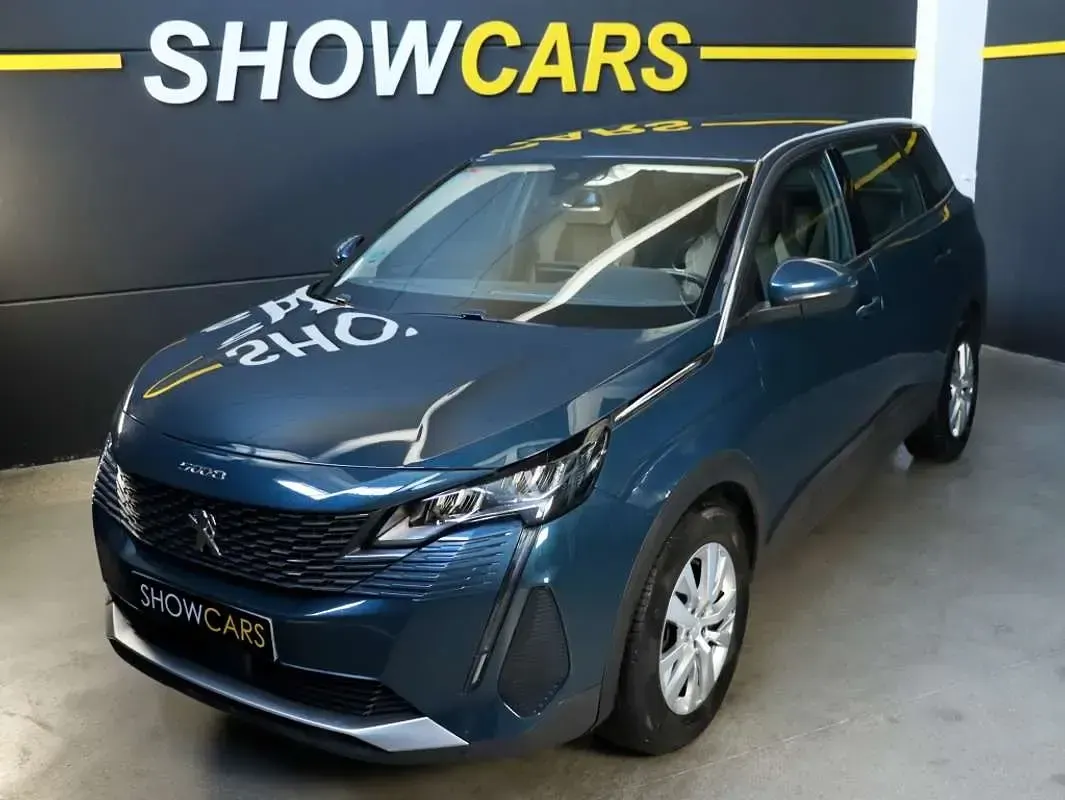 Usado Peugeot 5008 Active 131 HP (96 kW) 2021 Azul SUV