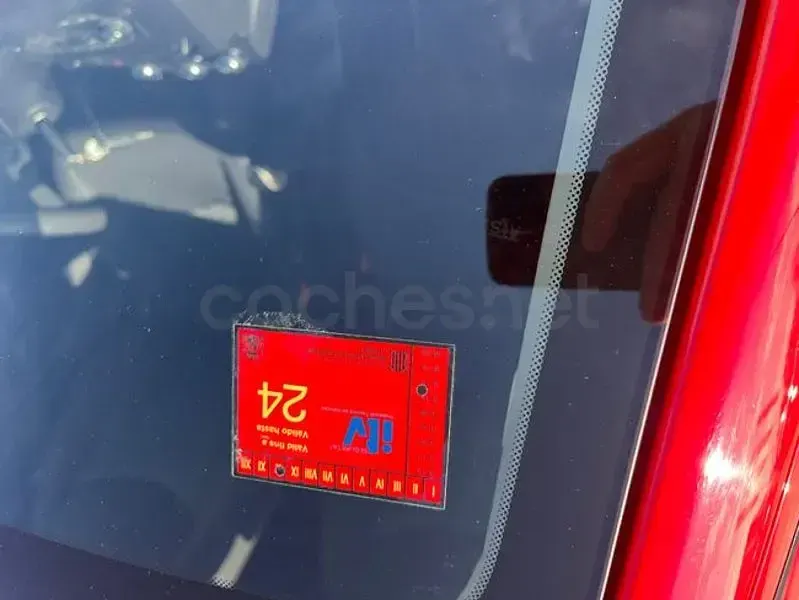 Usado Opel Karl Selective 75 CV (55 kW) 2016 Rojo Utilitario