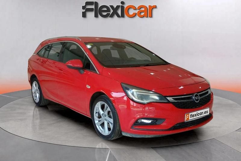 Rojo Usado 2016 Opel Astra Business Familiar | 9470 € (Buen precio) - Imagen 1/4