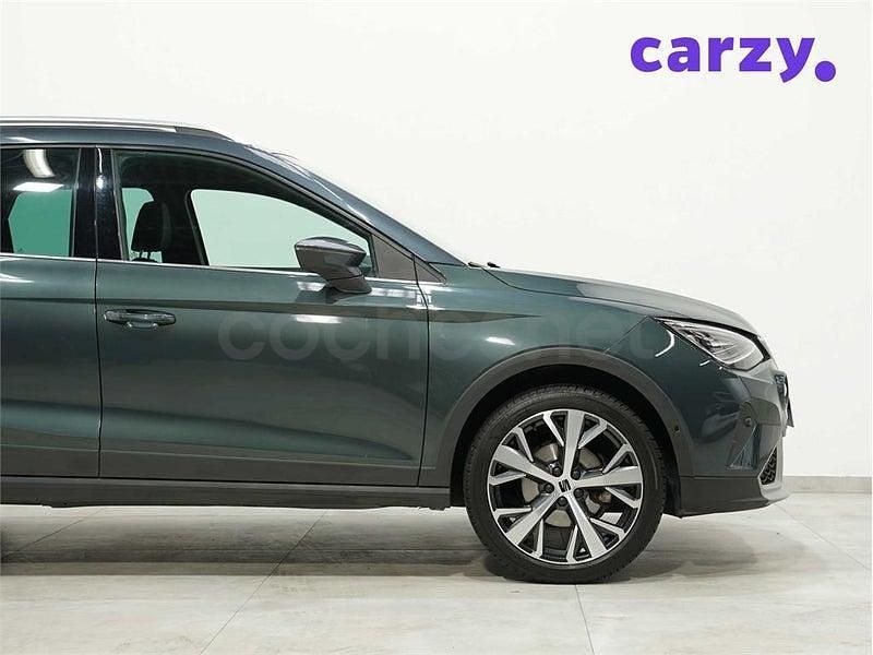 Usado Seat Arona Xperience 110 CV (80 kW) 2021 Gris / plata SUV