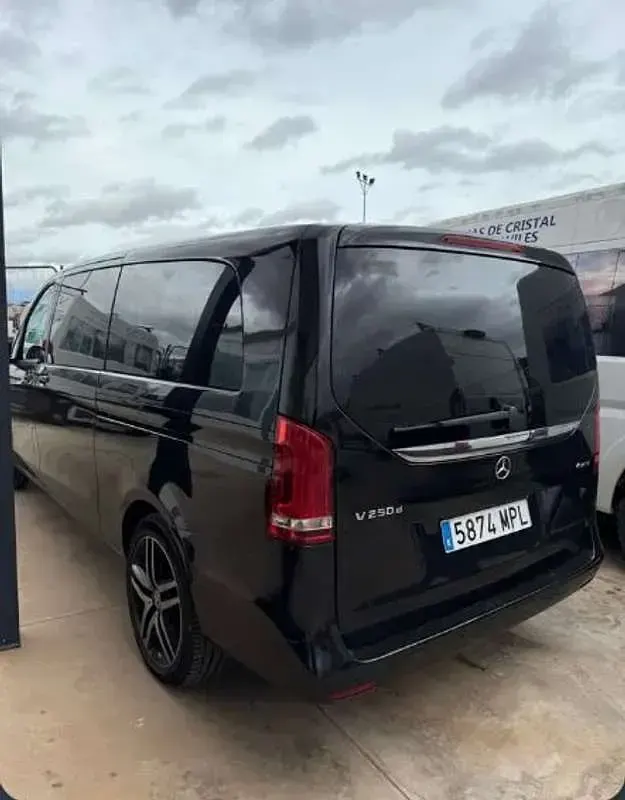 Usado Mercedes V220 Avantgarde 163 CV (119 kW) 2018 Negro Monovolumen