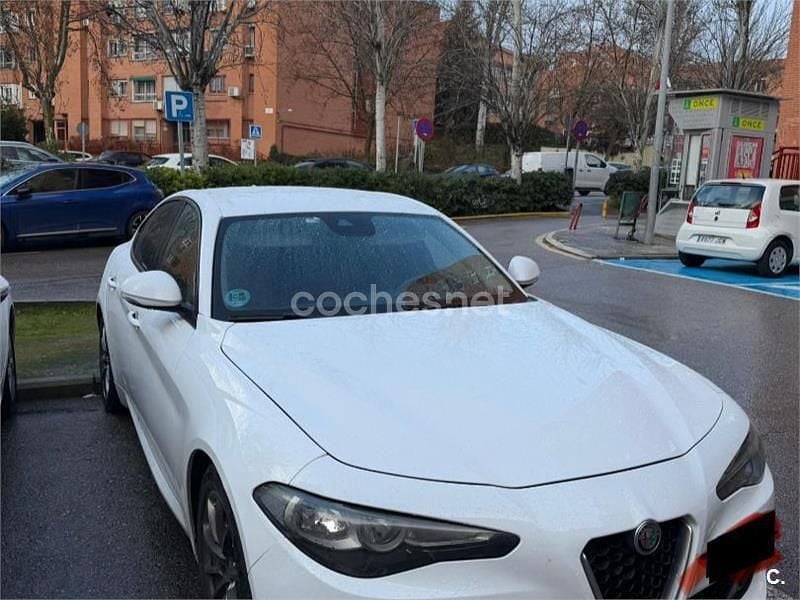 Usado Alfa Romeo Giulia Super 180 CV (132 kW) 2016 Blanco Berlina