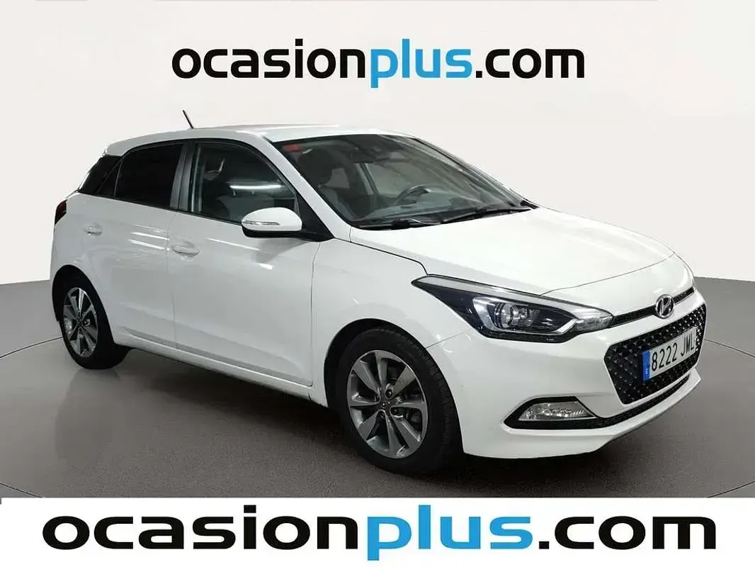 Usado Hyundai i20 75 CV (55 kW) 2016 Blanco Utilitario