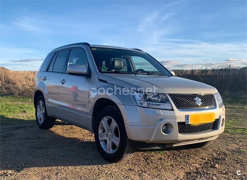 Gris / plata Usado 2005 Suzuki Grand Vitara SUV | 11.900 € (Precio justo) - Imagen 1/4