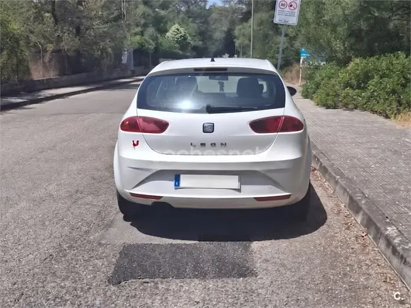 Usado Seat Leon Copa 90 CV (66 kW) 2011 Blanco Utilitario