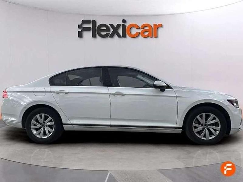 Usado VW Passat 122 CV (89 kW) 2020 Gris Berlina