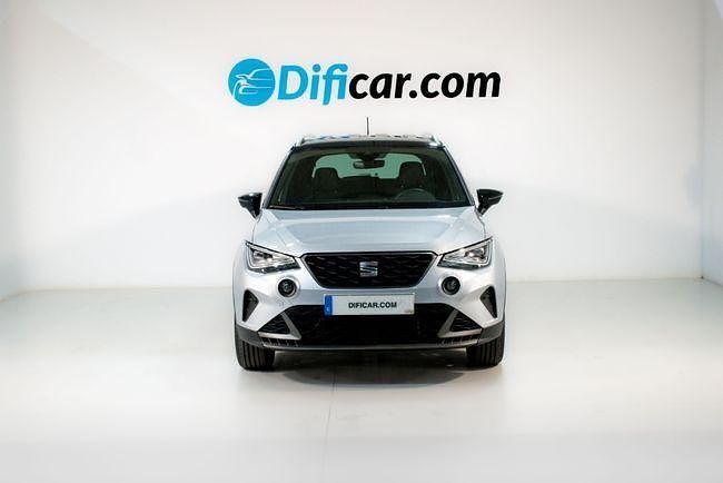 Usado Seat Arona Style 110 CV (80 kW) 2022 Gris / plata SUV