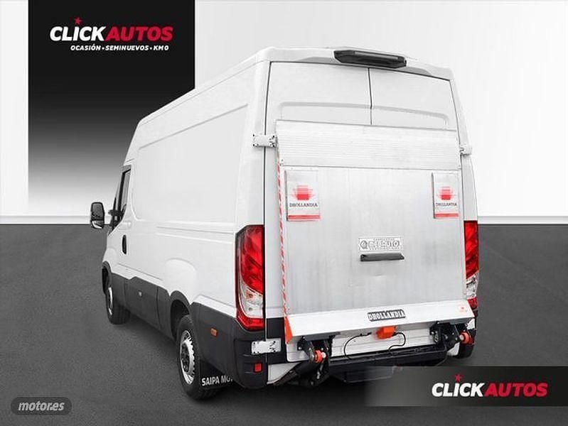 Usado Iveco Daily 156 CV (114 kW) 2023 Blanco Van