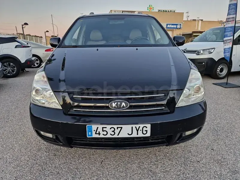 Usado Kia Carnival 185 CV (136 kW) 2009 Negro Monovolumen