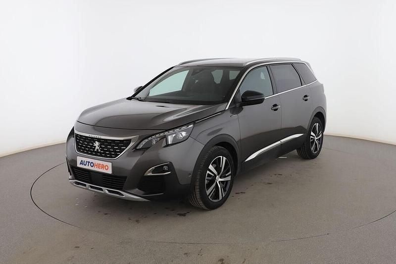 Gris Usado 2019 Peugeot 5008 GT Monovolumen | 21.599 € (Precio justo) - Imagen 1/3