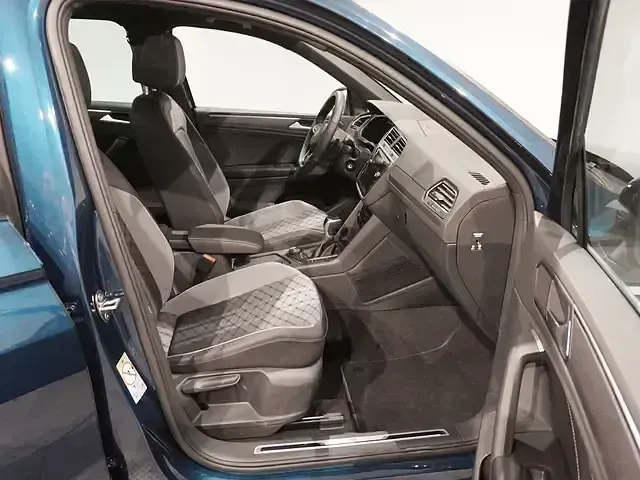 Usado VW Tiguan R-line 150 CV (110 kW) 2023 Azul SUV