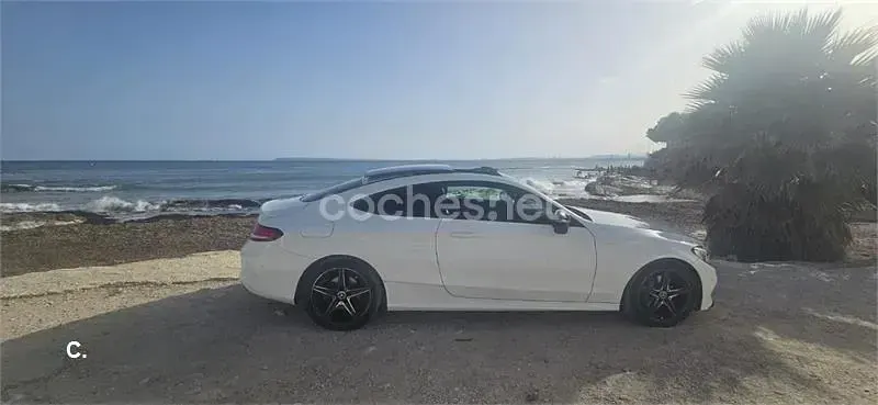 Usado Mercedes C220 170 CV (125 kW) 2018 Blanco Coupe