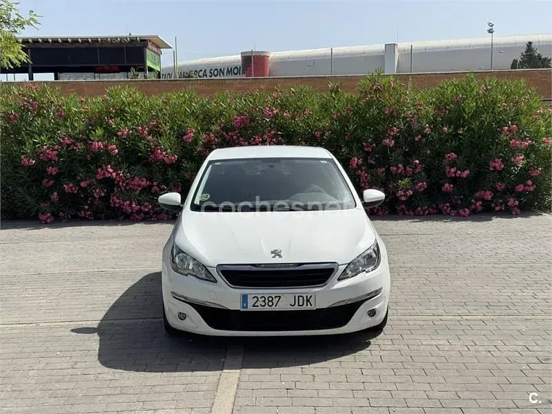 Usado Peugeot 308 Style 115 CV (84 kW) 2016 Blanco Berlina
