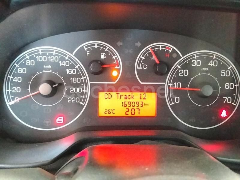 Usado Fiat Punto Active 75 CV (55 kW) 2011 Blanco Utilitario