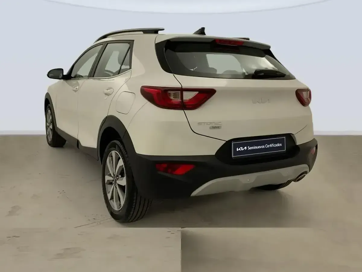Usado Kia Stonic 100 CV (73 kW) 2025 Blanco SUV