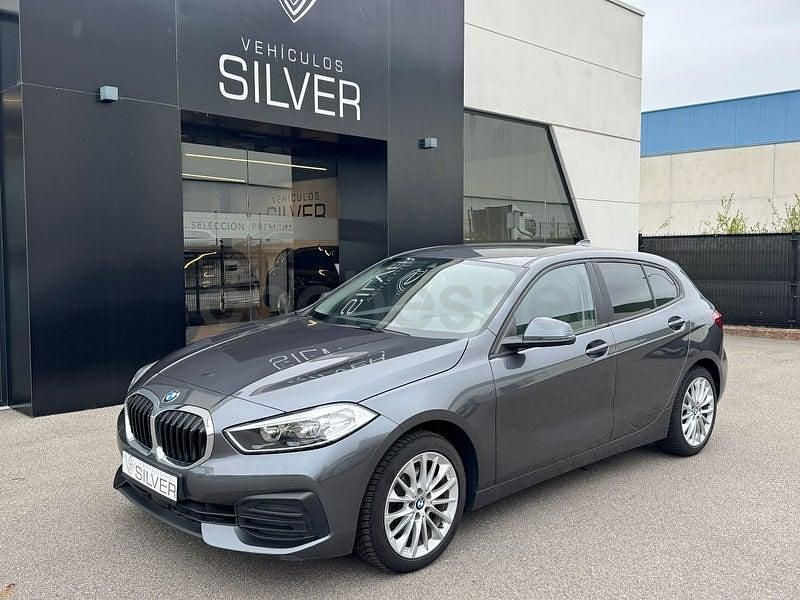 Usado BMW 118 150 CV (110 kW) 2020 Gris / plata Utilitario