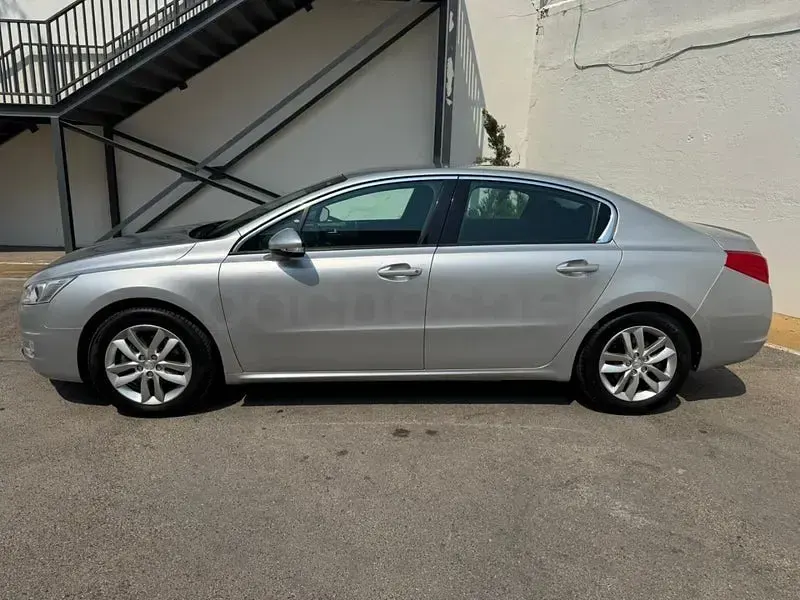 Usado Peugeot 508 Active 156 CV (114 kW) 2012 Gris / plata Berlina