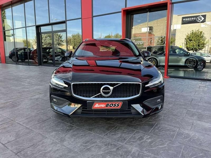 Usado Volvo V60 Momentum 163 CV (119 kW) 2021 Negro Familiar