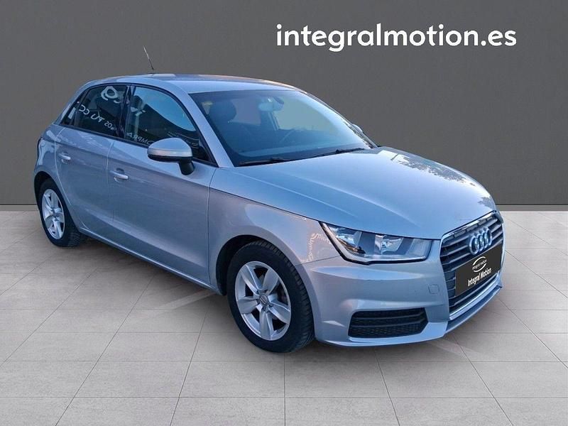 Usado Audi A1 Attraction 89 CV (65 kW) 2016 Gris Berlina