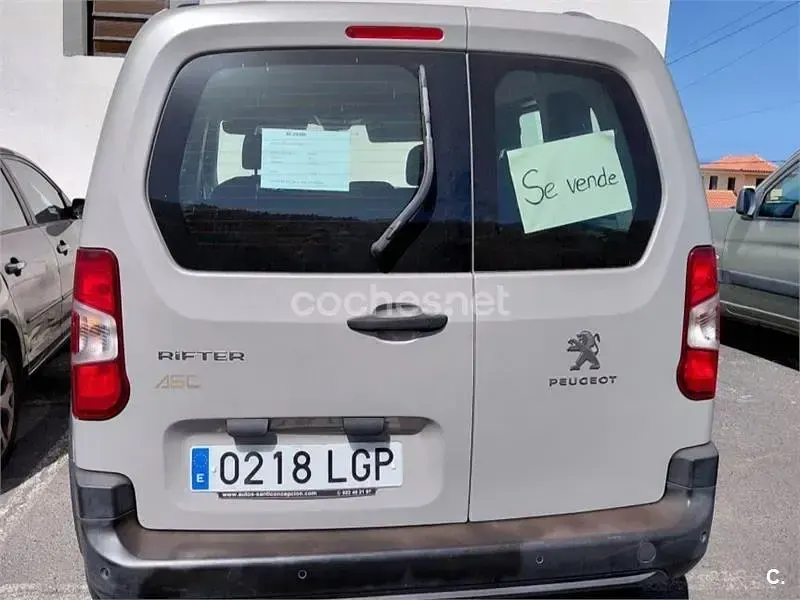 Usado Peugeot Rifter Style 130 CV (95 kW) 2020 Beige Monovolumen