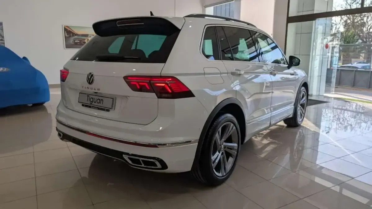 Usado VW Tiguan R-line 150 CV (110 kW) 2022 Blanco SUV