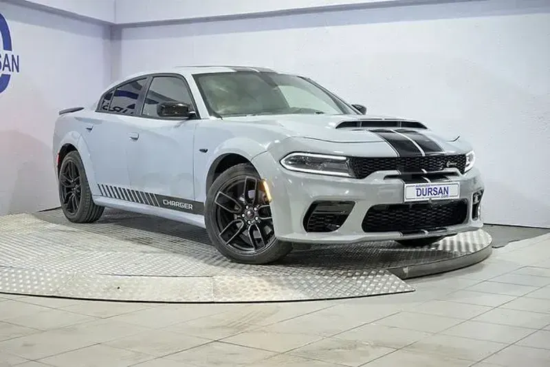 Usado Dodge Charger 485 CV (356 kW) 2021 Gris / plata Berlina