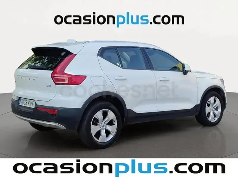 Usado Volvo XC40 Momentum 150 CV (110 kW) 2019 Blanco SUV