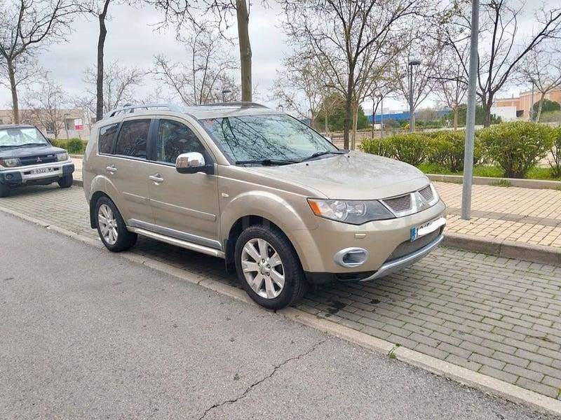 Usado Mitsubishi Outlander 140 CV (102 kW) 2007 Beige SUV