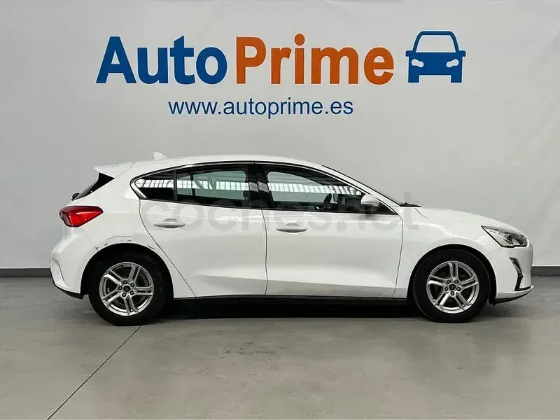Usado Ford Focus Trend 120 CV (88 kW) 2019 Blanco Berlina