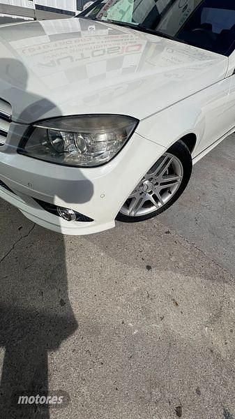 Usado Mercedes C200 Avantgarde 136 CV (100 kW) 2008 Blanco Berlina