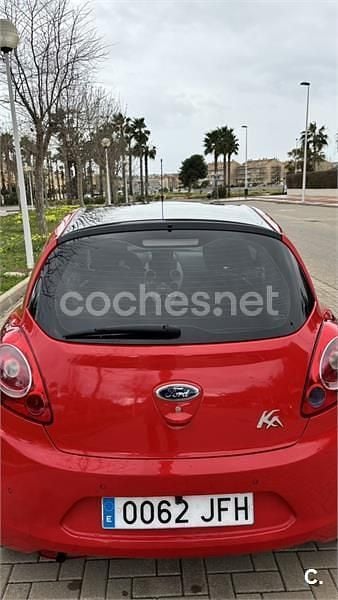 Usado Ford Ka Trend 69 CV (50 kW) 2015 Rojo Berlina