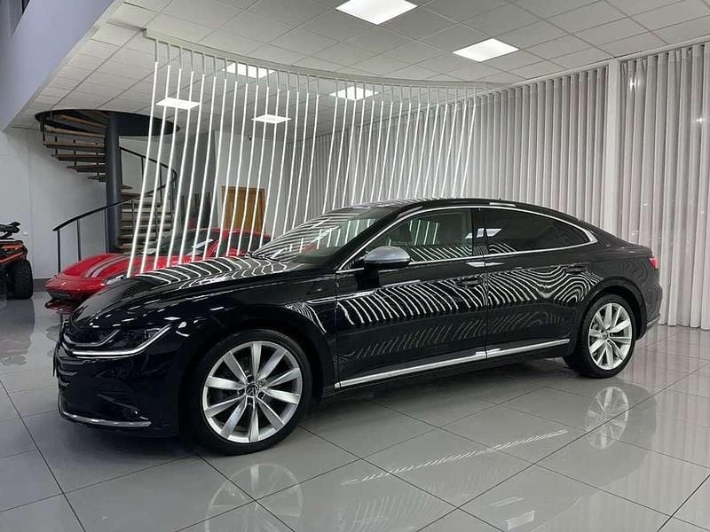Usado VW Arteon Elegance 150 CV (110 kW) 2023 Negro Berlina