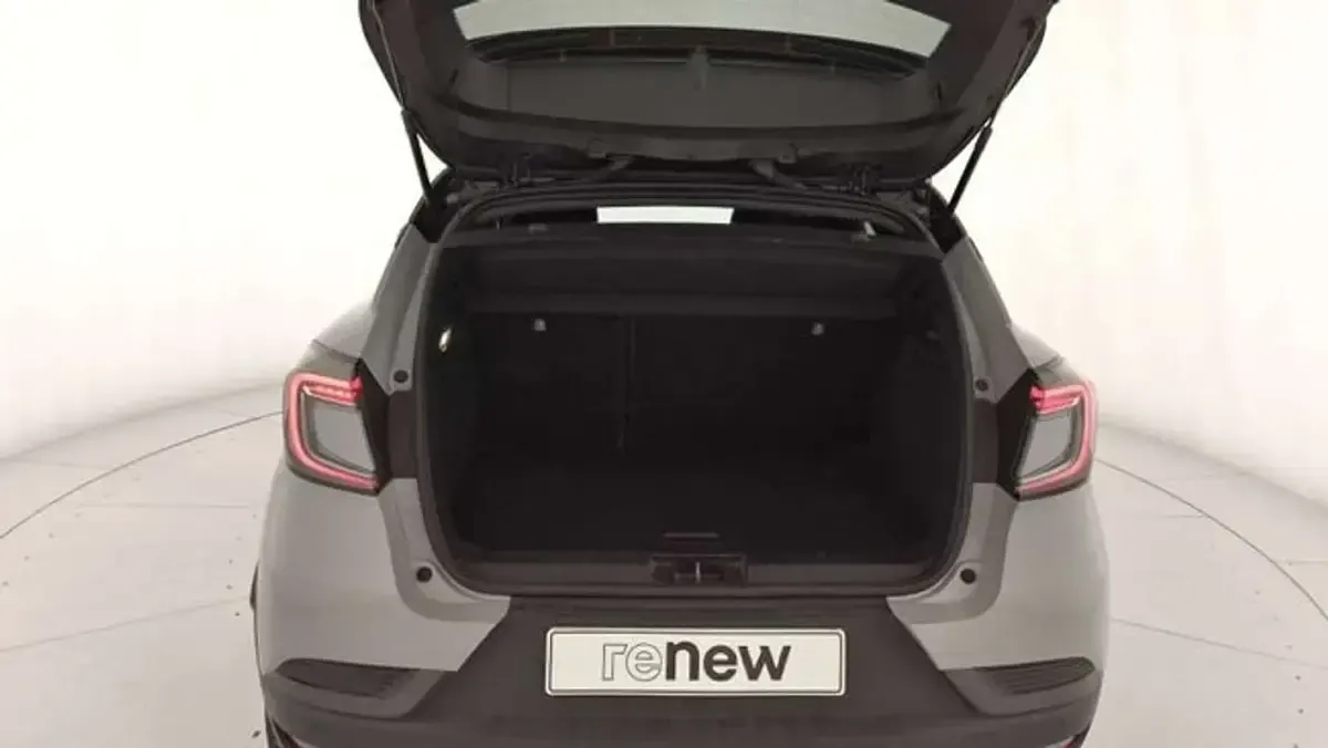 Usado Renault Captur Techno 101 CV (74 kW) 2025 Gris SUV