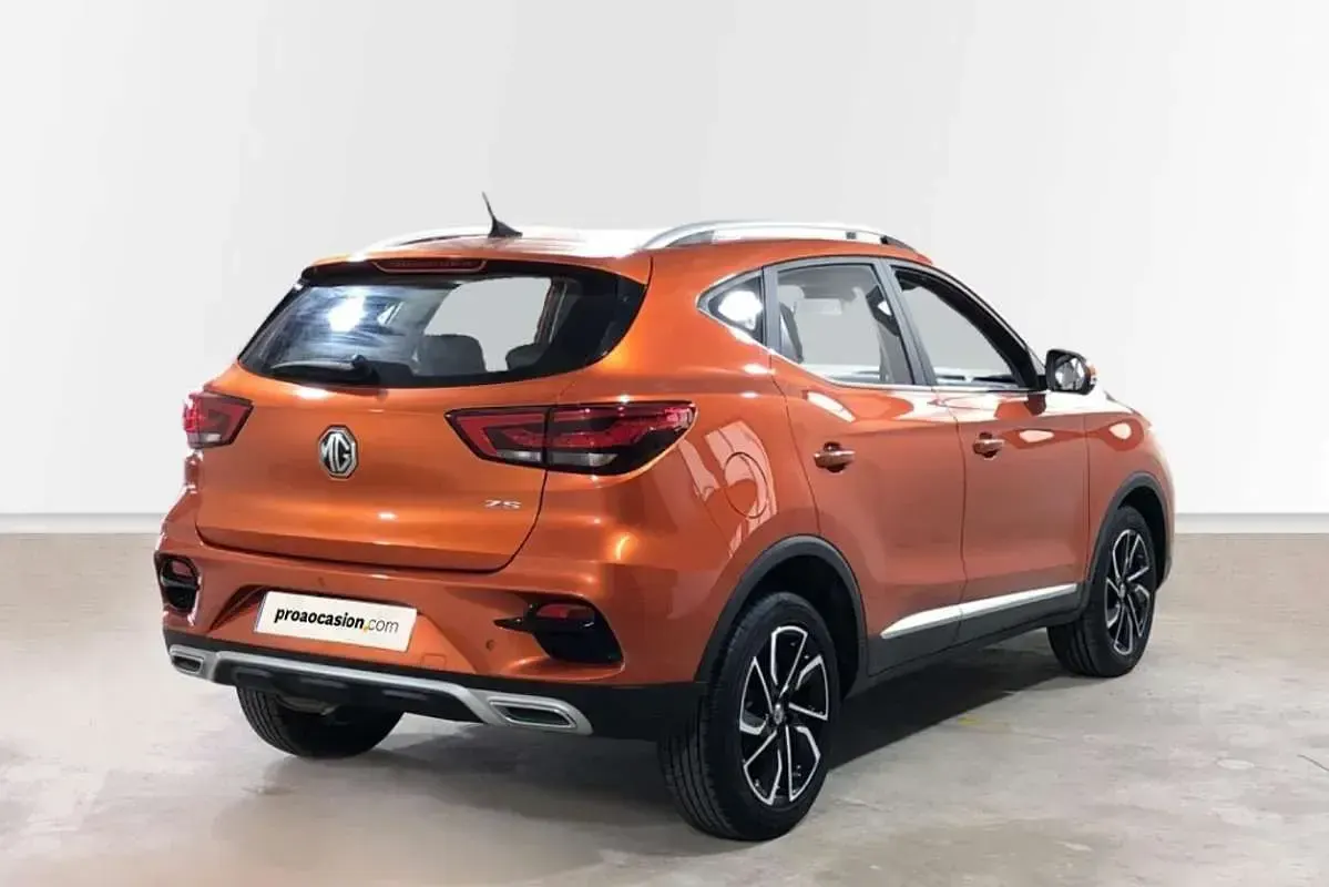 Usado MG ZS Luxury 106 CV (77 kW) 2023 Naranja SUV